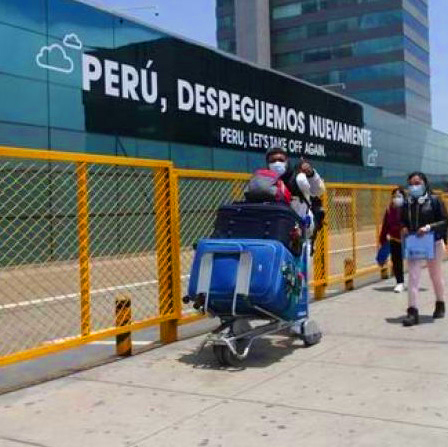 Traslado en van al Aeropuerto Jorge Chávez